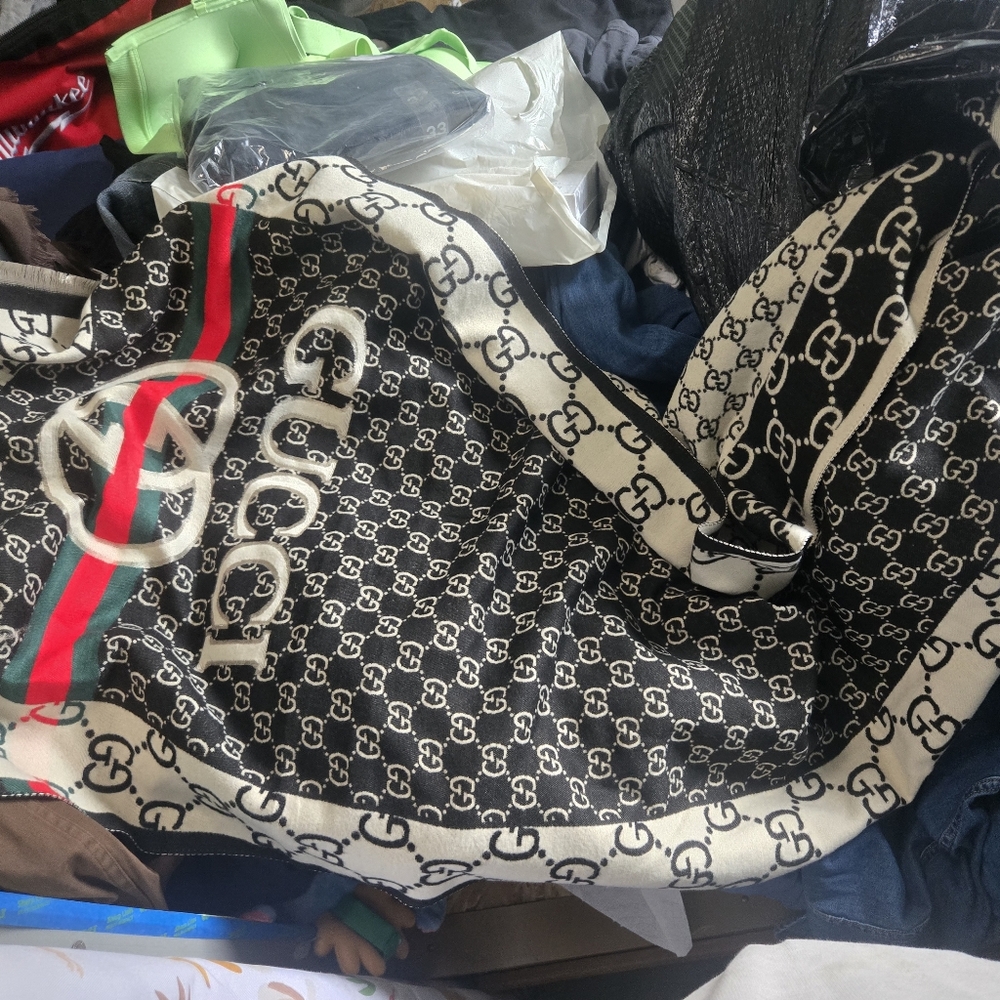 Gucci Skarf